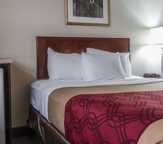 Howard Johnson by Wyndham Thunder Bay