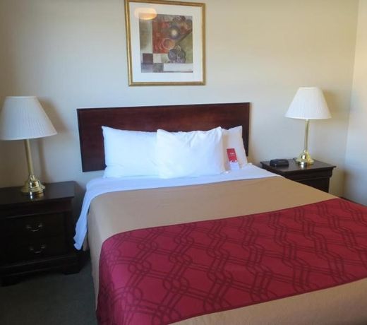 Howard Johnson by Wyndham Thunder Bay
