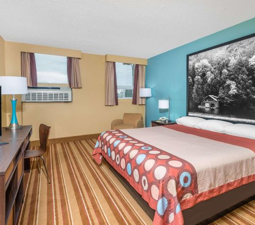Super 8 by Wyndham Thunder Bay