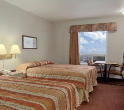 Super 8 by Wyndham Yellowknife