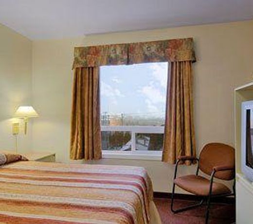 Super 8 by Wyndham Yellowknife