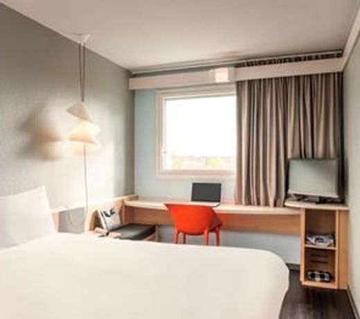B&B HOTEL Paris Versailles