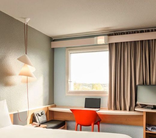 B&B HOTEL Paris Versailles