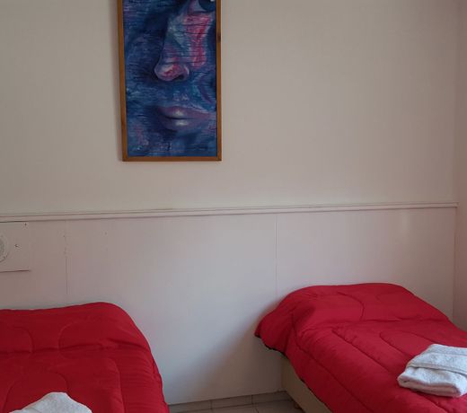 Cels Andins Apart