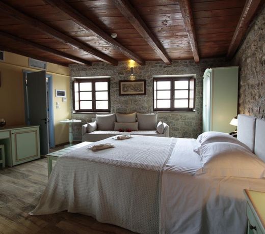 Trapela Areopolis, Boutique Hotel