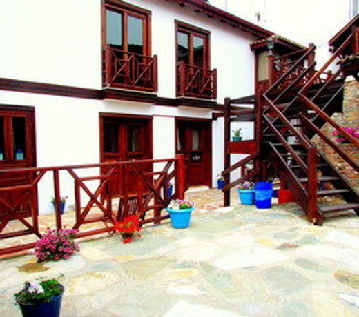 Amazon Petite Palace