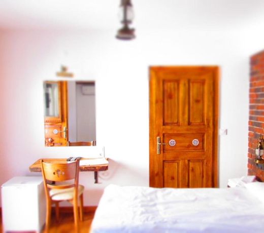 Amazon Petite Palace