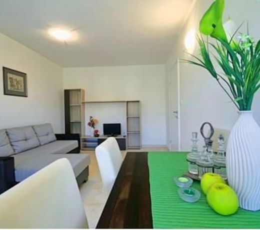 Apartments Ina
