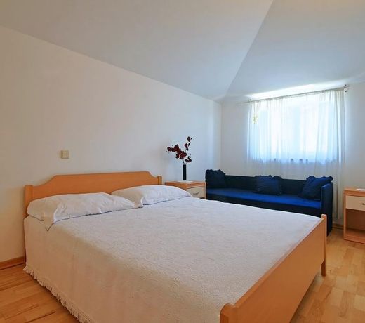 Apartments Ina