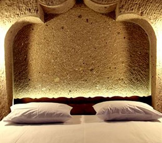 El Puente Cave Hotel