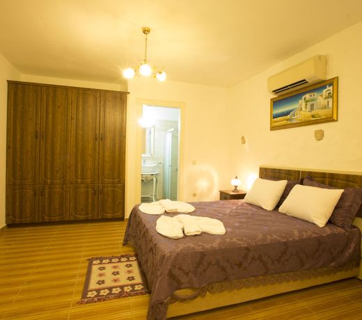 Mor Salkım Konağı