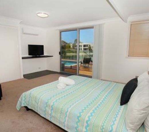 4 bedroom home on canal