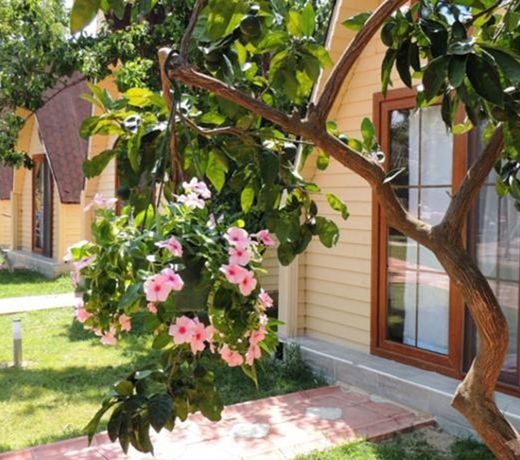 Idavilla Bungalow Hotel