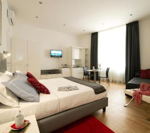 Monza City Rooms & Studios