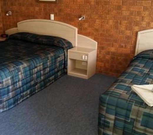 Yambil Inn