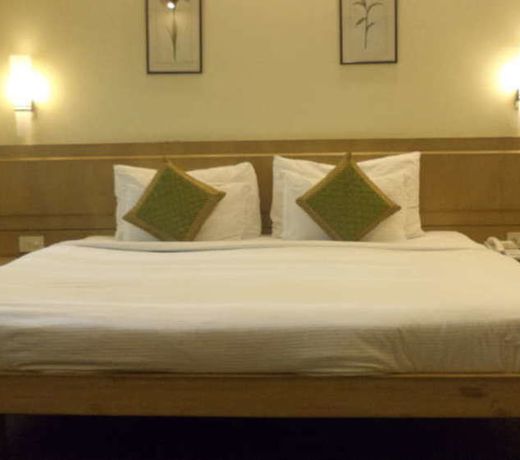 Vishwaratna Hotel