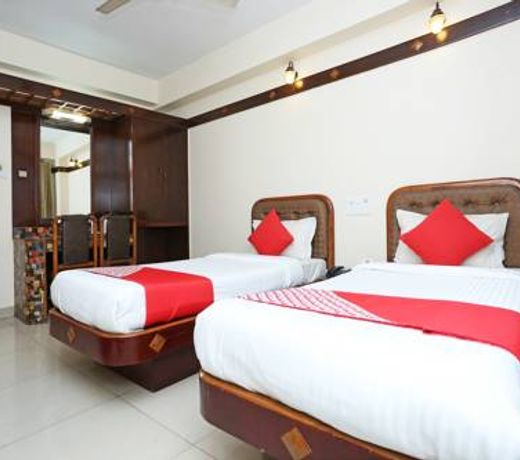 Hotel Amrit Regency
