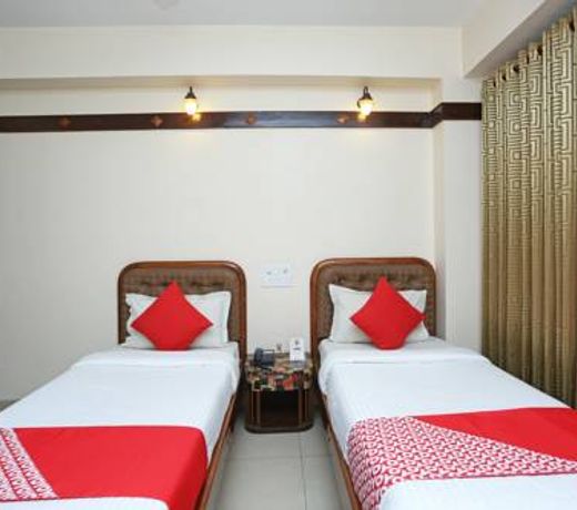 Hotel Amrit Regency