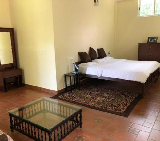 Forest Hills Farm And Guest House
