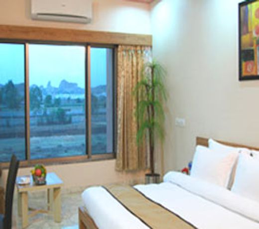 Lion Lords Inn Rajula