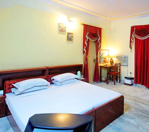 RANTHAMBHORE SAFARI LODGE