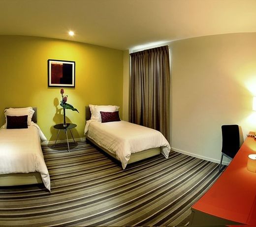 Abell Hotel