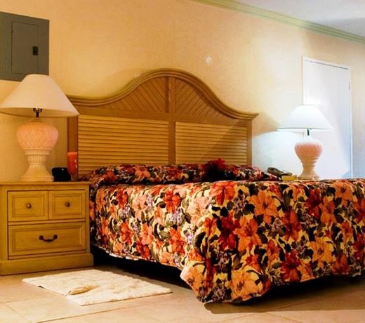 Golden Sands Hotel