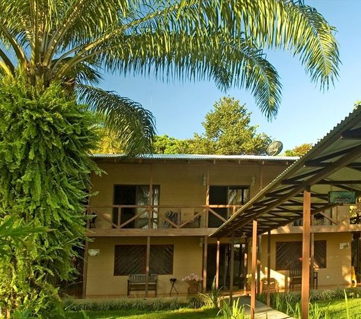 Manatus Hotel