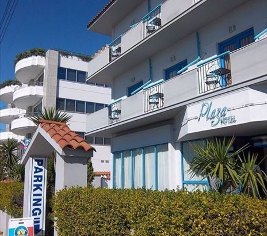 Plaza Riviera Hotel