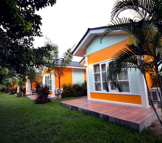 Baan Suan Leela