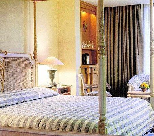 Bar Peepal Resort