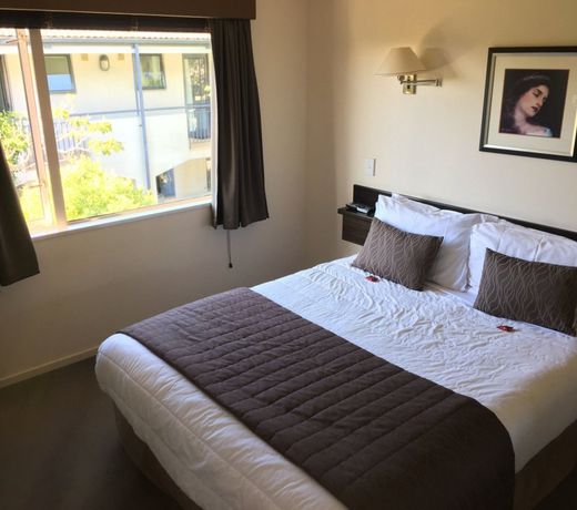 Cedar Grove Motor Lodge