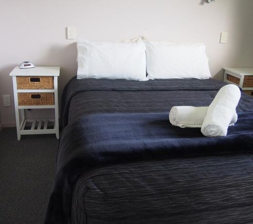 Linkwater Motel and Backpackers