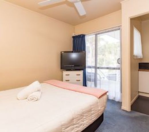 Dolphin Motel