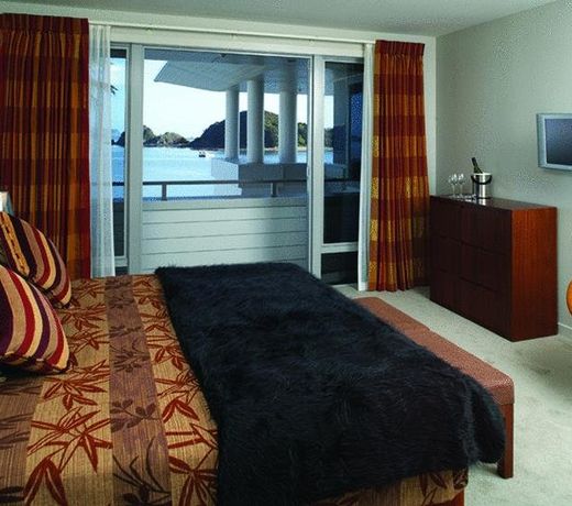 The Waterfront Suites - Heritage Collection