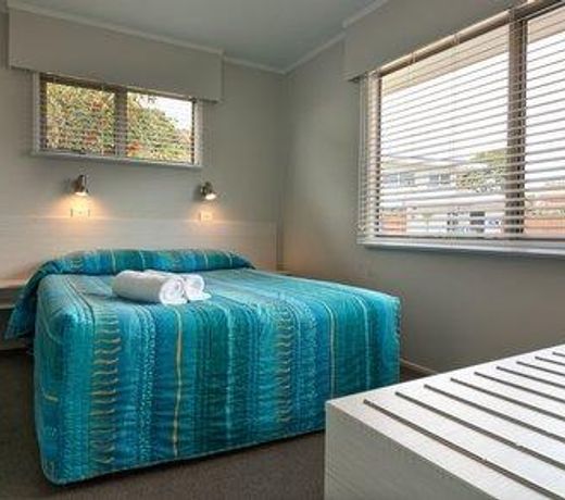 Averill Court Motel