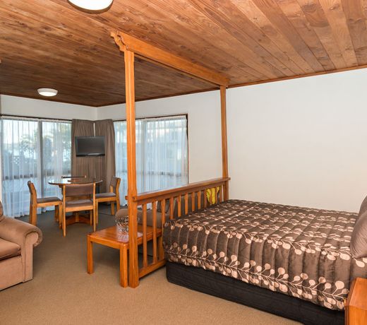Swiss Chalet Lodge Motel