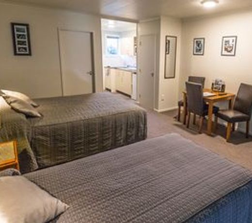 AAA Thames Court Motel