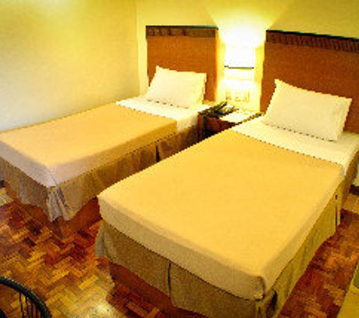 OYO 406 Royal Parc Inn & Suites