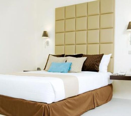 The Oracle Hotel & Residences
