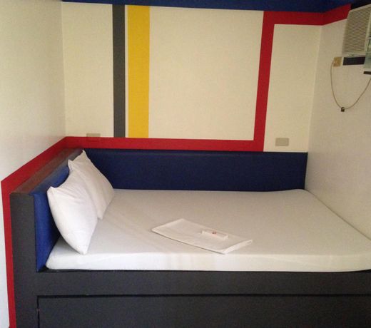 Hotel V