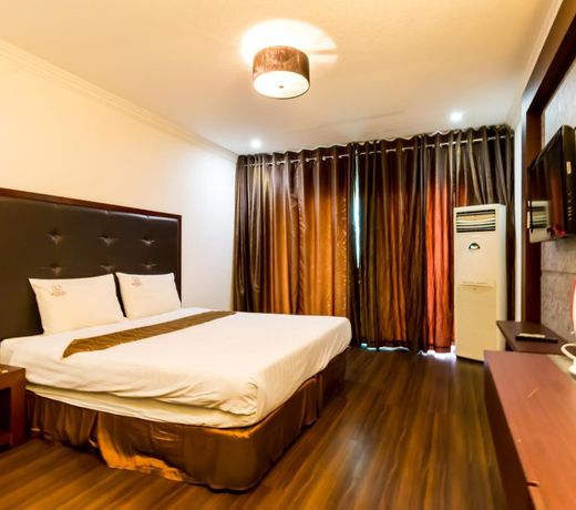 Royal Hotel