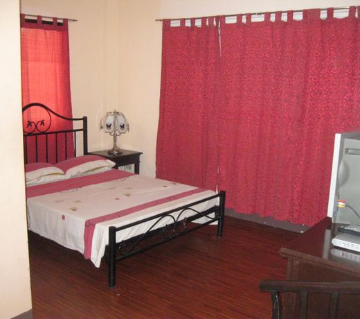 Red Tulip Hotel