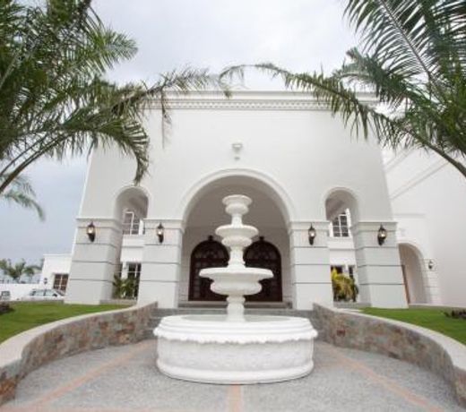 Lewis Grand Hotel
