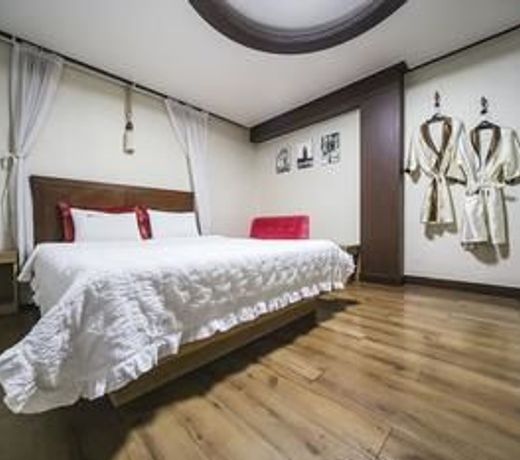 Goodstay World Hotel