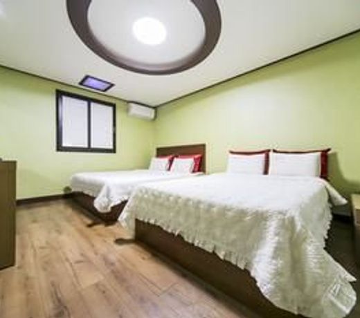 Goodstay World Hotel