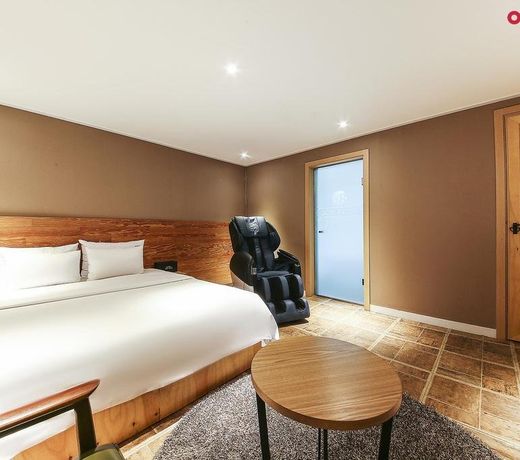 Joy Plus Hotel