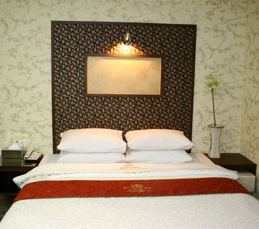 Amour Hotel
