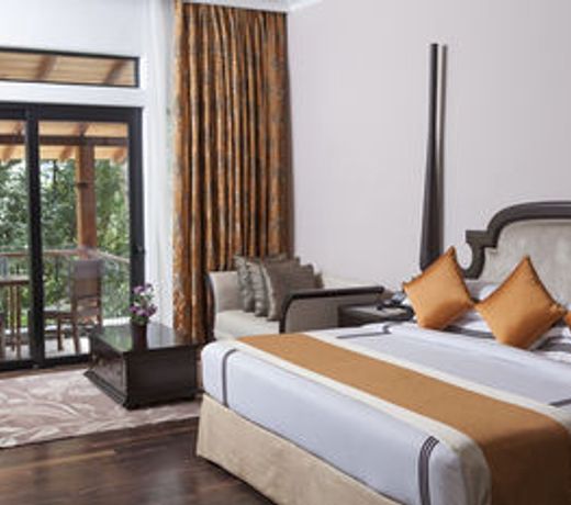Earl's Regency Hotel