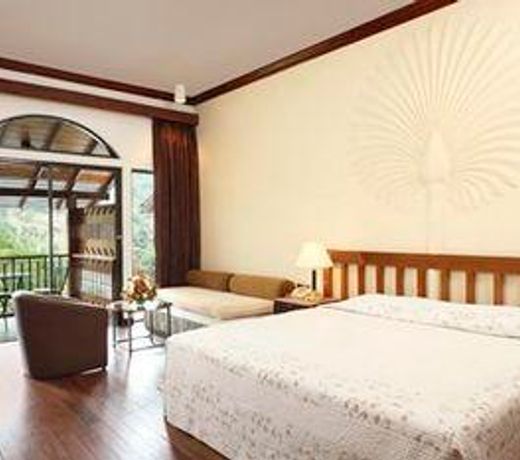 Earl's Regency Hotel